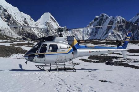 エベレストベースキャンプヘリコプターツアー