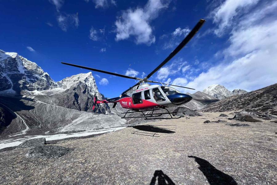 エベレストベースキャンプヘリコプターツアー