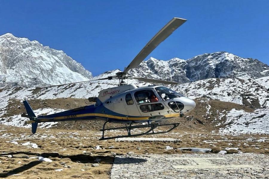 エベレストベースキャンプヘリコプターツアー